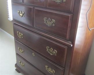 CHEST OF DRAWERS