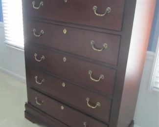 CHEST OF DRAWERS