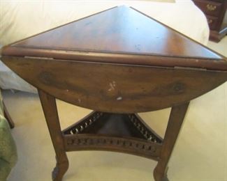 DROP LEAF END TABLE