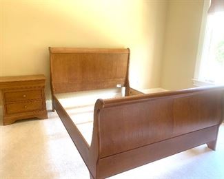 queen size sleigh bed & night stand