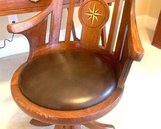 Swivel desk chair by Starbay