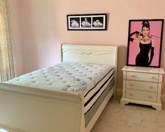 Full size sleigh bed by Stanley, mattress/boxspring priced separately