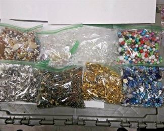 https://www.ebay.com/itm/114329008339	WL3075 13 LBS OF JEWELRY BEADS & FINDINGS FOR JEWELRY MAKING	Auction
