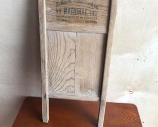 https://www.ebay.com/itm/114329039741	WL7082: Vintage Washboard Wood and Metal National Washboard Company Local Pickup	Auction
