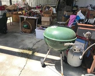 Weber grill. Works great. In need of a wheel