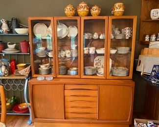 Wonderful china hutch with clean lines - matching piece to the dining table and 6 chairs