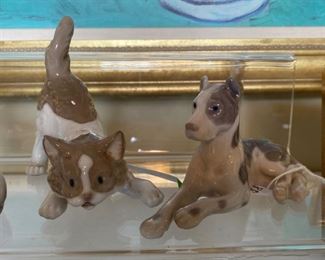 Cat and dog figurines from Denmark.