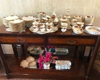 Large set of Royal Albert Old Country Roses china