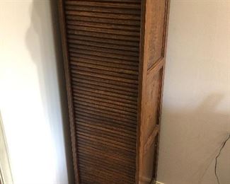Antique oak accordion door cabinet-very light in weight