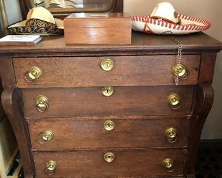 Antique chest of drawers