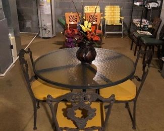 Vintage metal table and 4 chairs