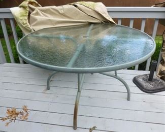 patio table w/umbrella
