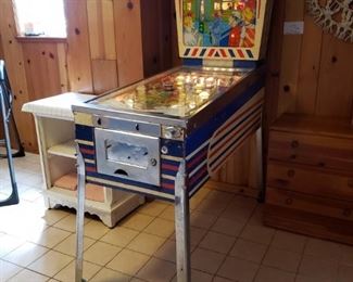 Vintage Cross Town Pinball machine by Gottlieb