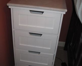 Small drawer table 