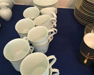 Noritake "Snowville" (25 pieces)  11 saucers, 14 cups