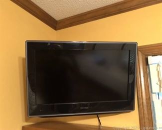 Toshiba 32in LCD TV with DVD Player