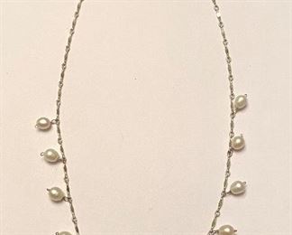 Sterling silver and freshwater pearl necklace 
