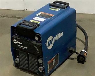 Miller XMT 304 cc/cv Welder