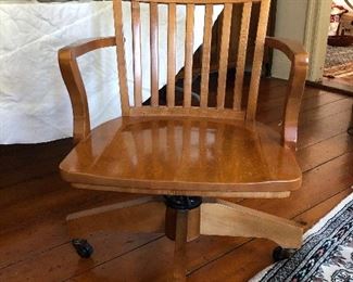 Vintage William Sonoma Bankers chair
