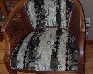 ROUND BACK SIDE CHAIR