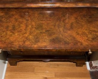 French Empire Burl Commode/Dresser with Pullout 