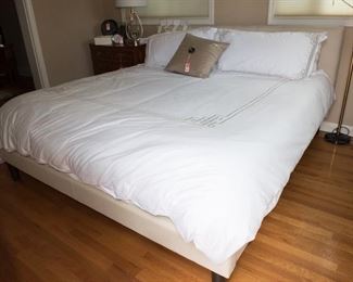 King Size Platform Bed, Tan Upholstered Headboard, with Memory Foam Mattress *Like New* Hotel Collection King Size Duvet and Shams