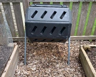 $100 - Outdoor Composter - Measures 26" x 22" x 35". 