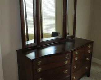 BASSET MAHOGANY DRESSER WITH MIRROR. 