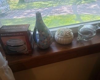 small vintage decor for your home or antique booth