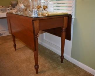Antique 19th Century Drop Leaf Table in Beautiful Condition!