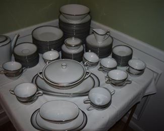 12 place setting of Gorgeous Rosenthal (Germany) Bettina pattern China