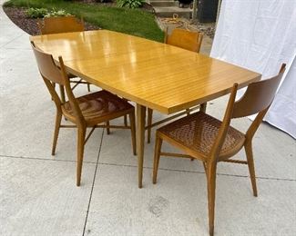 Amazing Paul McCobb dining table and chairs with 4 leaves included 