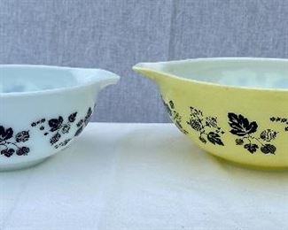 Vintage Pyrex Gooseberry Cinderella yellow and white mixing bowls 