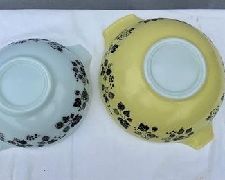 Pyrex Gooseberry yellow and white Cinderella mixing bowls 