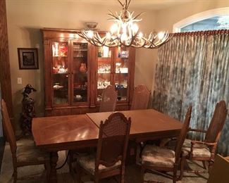 Very FINE Thomasville Quality Dining Set