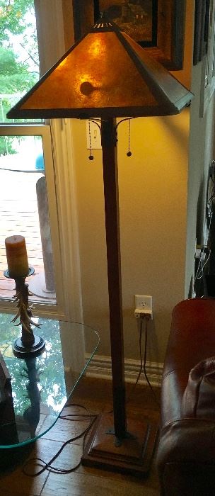 Excellent Torchiere Lamp, shows nicer in person.