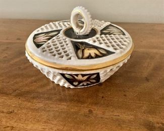 $20 Hand painted Italian lidded candy dish. 3.5"H x 5"D 
