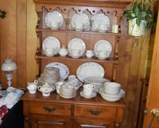 Young Republic Small Classic Hutch