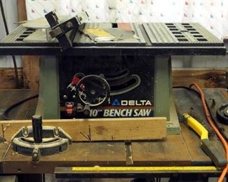 Delta 10" Bench Saw, Model 36-545, Powers On