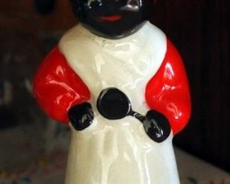 Ceramic Aunt Jemima And Black Crow Pie Birds, Qty 3, With Vintage Glass Rolling Pin