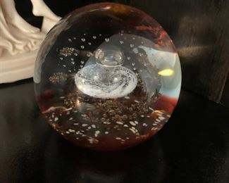 Selkirk glass Paperweight 2001 "Sundown"