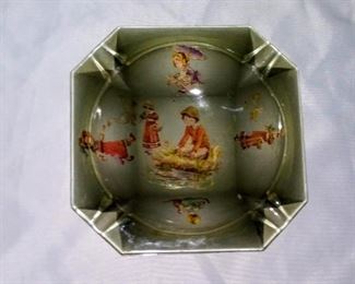 Ashtray with vintage design