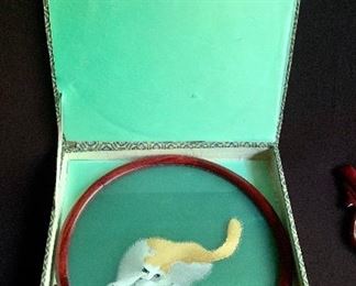 Alt-View: VTG Double-sided Screen w/cat images silk threaded ===> $125