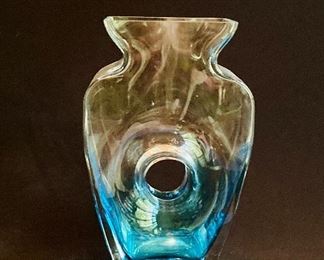 VTG ***RARE*** Badash Crystal clear to blue vase with donut ===> $300