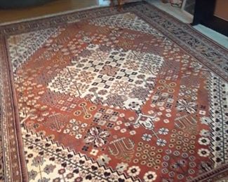 Lovely geometric pattern rug