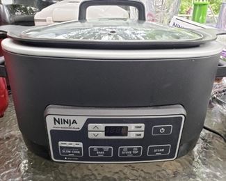 Ninja Multi -Cooker Plus- Accutemp Slow cook MC760.  Barely used. (New at Walmart for $200) asking $100