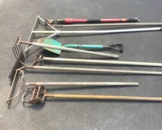 RH737 Pneumatic scraper and vintage garden tools