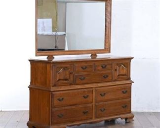 American Traditional Long Dresser W Mirror