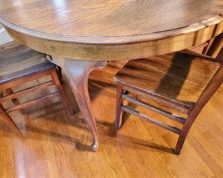 beautiful antique oak table 