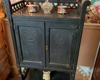 1800s  cabinets 